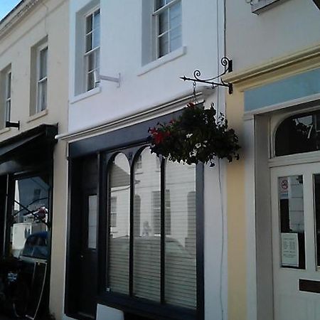6 Suffolk Parade Cheltenham Exterior photo